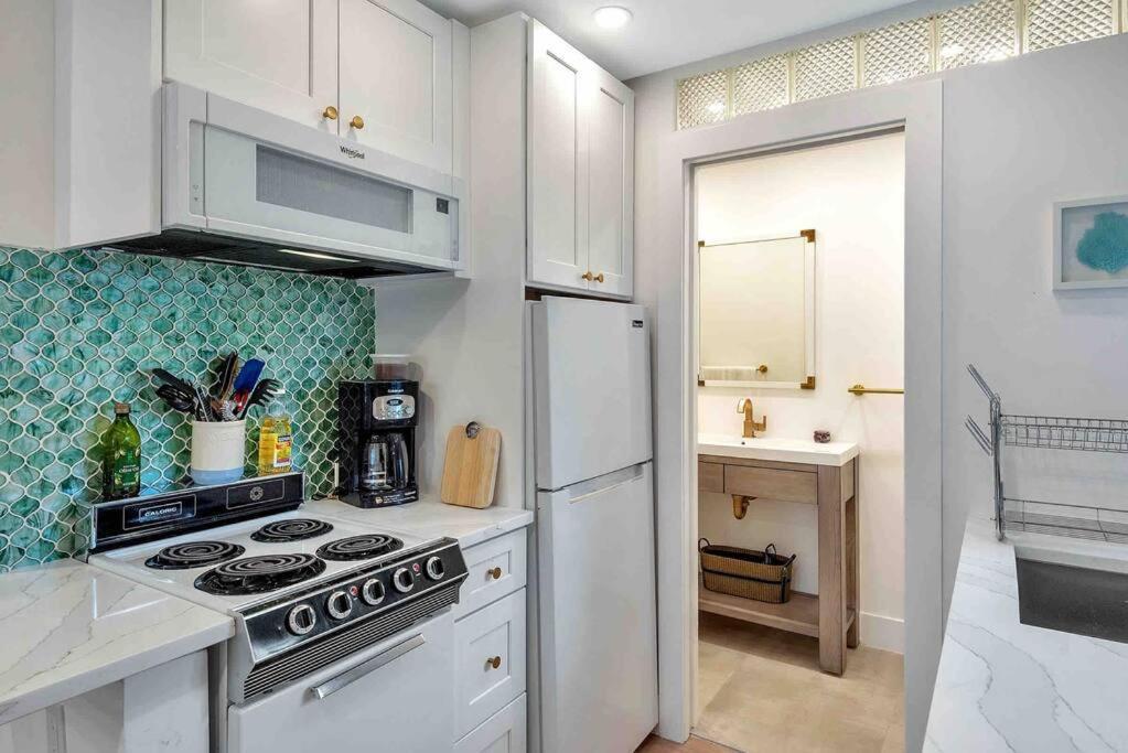 Charming Studio W Pool One Mile To Beach Pets Welcome Lake Worth Beach Exterior foto